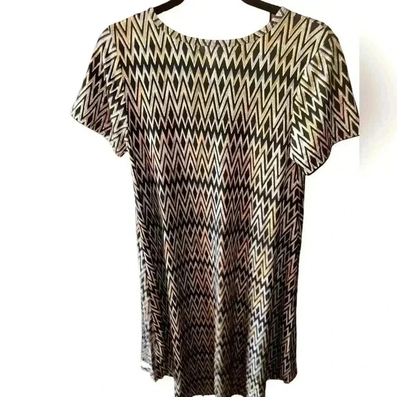 Lularoe Xs Elegant Carly in a black, gold , and‎ grey chevron pattern. NWT. - Picture 2 of 10